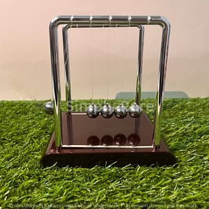 Newton's Cradle 18 CM